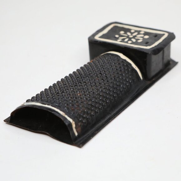 Vintage Metal Nutmeg Grater Wall Mount Spice Grinder Black Farmhouse Kitchen - Picture 7 of 8